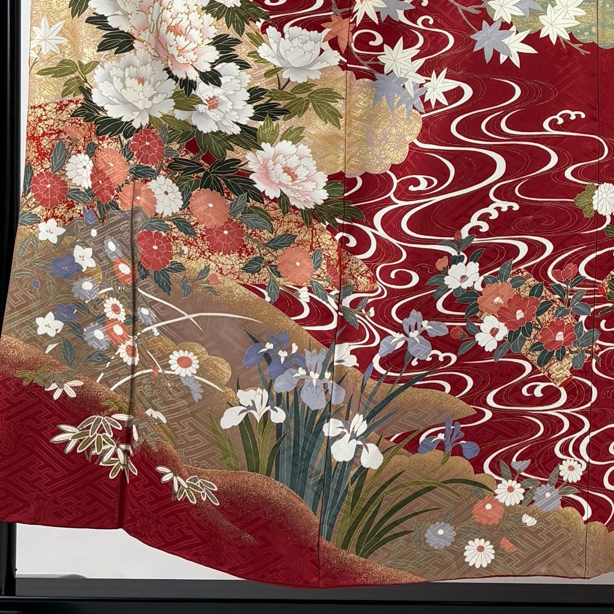 振袖 身丈155.5 cm 裄丈63.5 S 袷 草木友禅 落款 牡丹 流水 金糸 金彩 赤 正絹