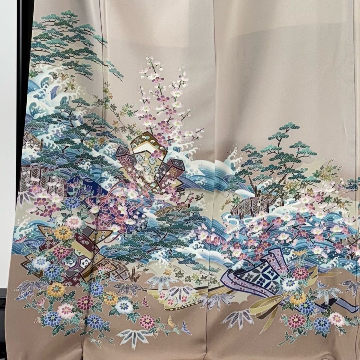 色留袖 身丈171 cm 裄丈69 L 袷 寺西一紘 落款 波に熨斗 松竹梅 染め分け 薄紫 正絹 五つ紋