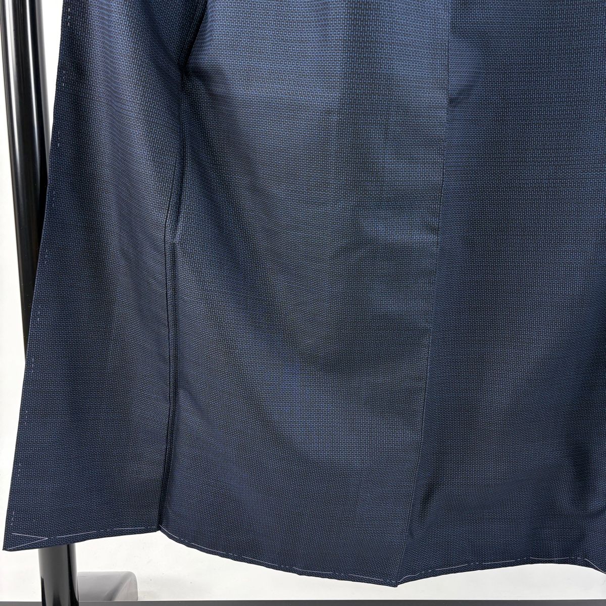 男着物 身丈153 5 cm 裄丈73 L 袷 紬 亀甲絣 紺色 正絹 秀品
