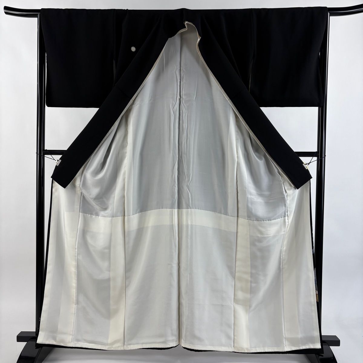  黒留袖 身丈161 5 cm 裄丈66 M 袷 落款 松竹梅 家屋 黒 正絹 秀品 黒留袖 着物