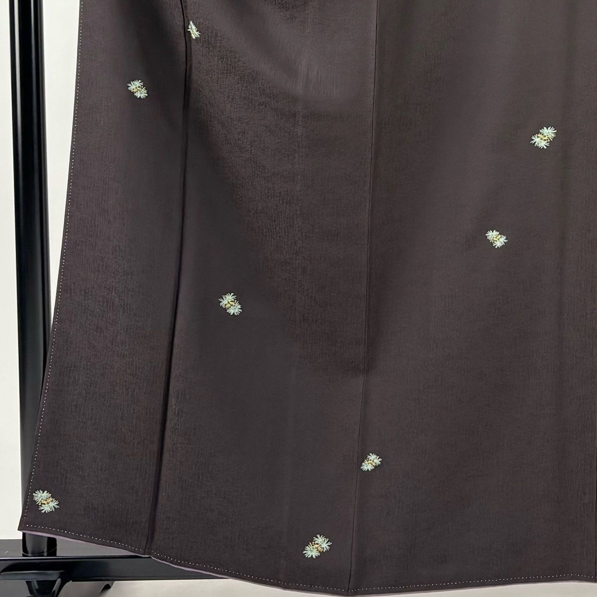 小紋 身丈160 cm 裄丈66 M 袷 松 金糸 刺繍 焦茶色 正絹 秀品