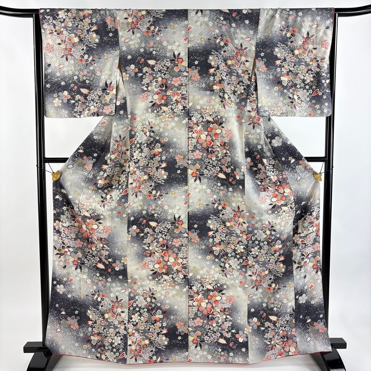 小紋 身丈164 cm 裄丈65 5 M 袷 落款 桜 梅 金銀彩 ぼかし 灰色 正絹 秀品