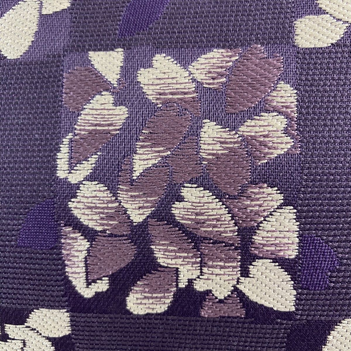 袋帯 変わり市松 桜の花びら 刺繍 紫 六通 正絹