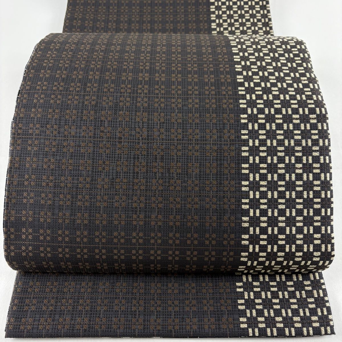 袋帯 幾何学 金糸 墨色 全通 正絹