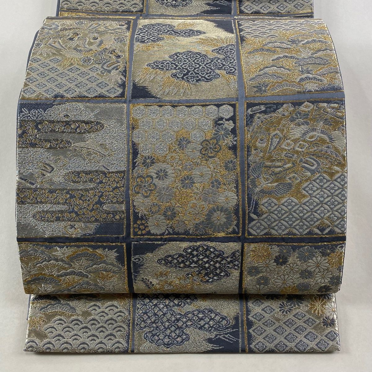 美品】 袋帯 名品 加納幸 落款 草花 宝尽くし 金糸 銀糸 青灰色 六通