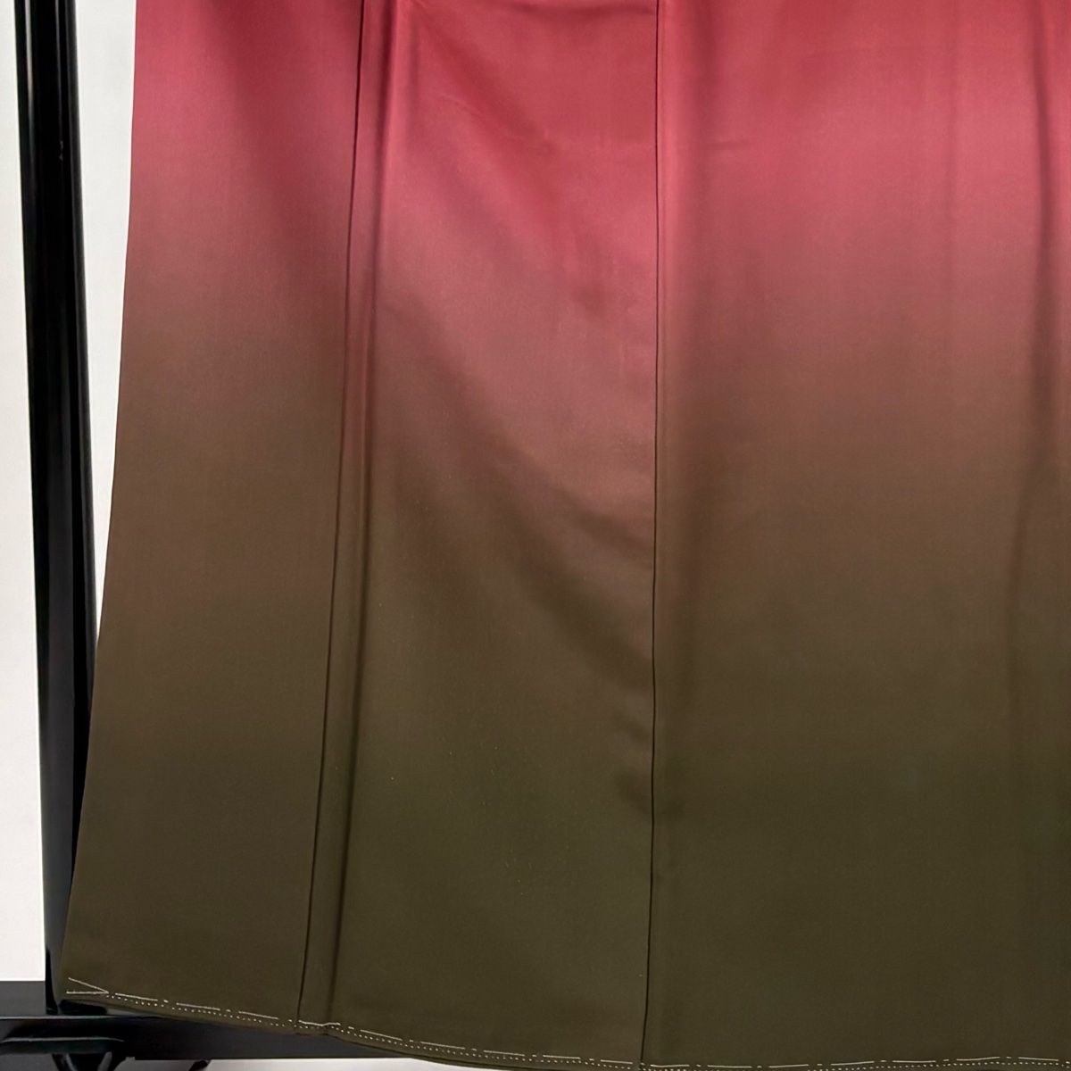 付下げ 身丈159 cm 裄丈63 5 M 落款 裾ぼかし柄 銀通し えんじ色 正絹 秀品 一つ紋