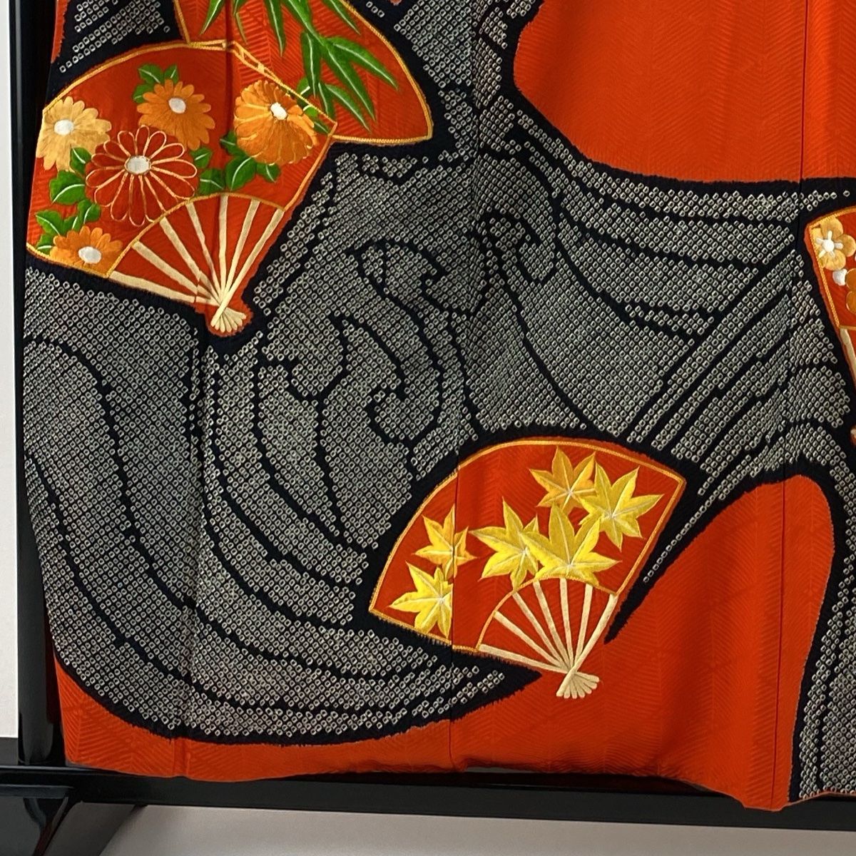 振袖 身丈155.5 cm 裄丈63 S 袷 扇 草花 絞り 刺繍 オレンジ 正絹 秀品