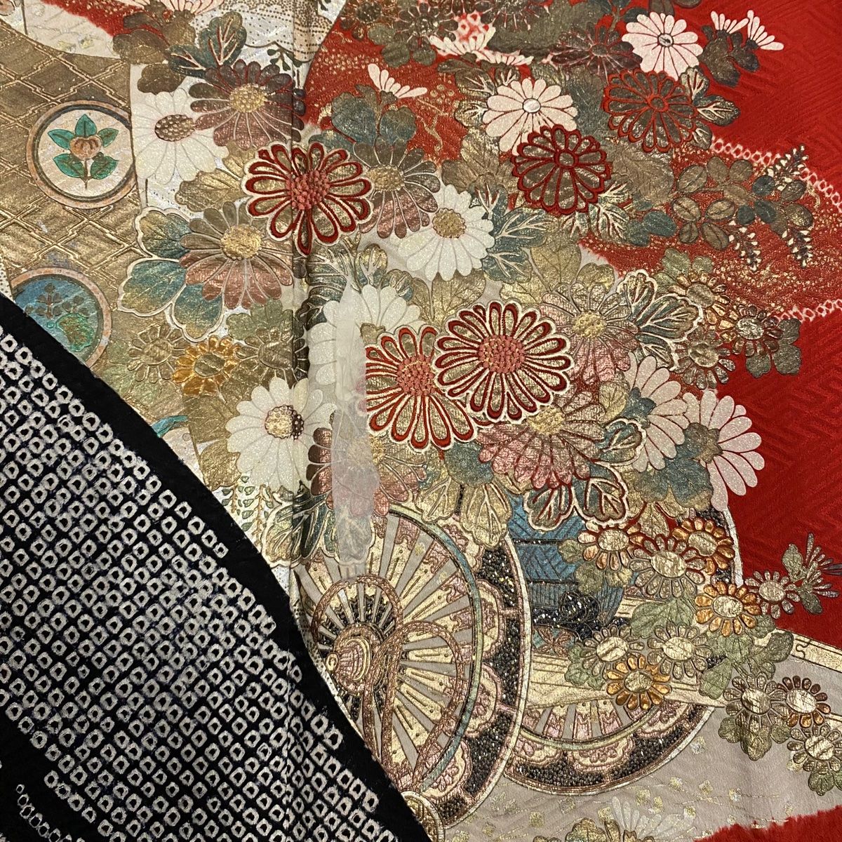  振袖 身丈165 cm 裄丈65 M 袷 花車 熨斗 金銀彩 絞り 赤 正絹 秀品 振袖 着物