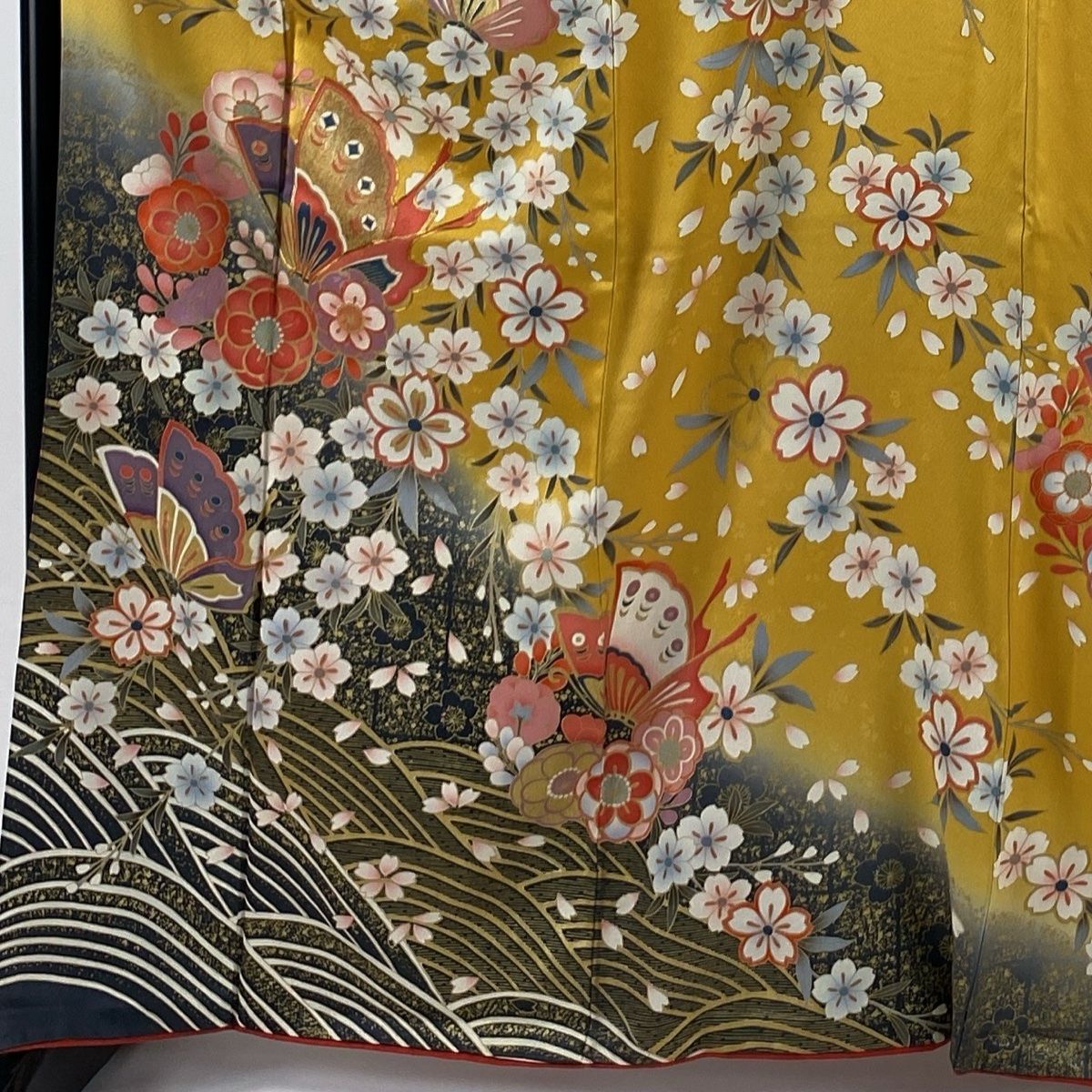 振袖 身丈164 5 cm 裄丈65 M 袷 蝶 桜 金糸 金彩 からし色 正絹 秀品