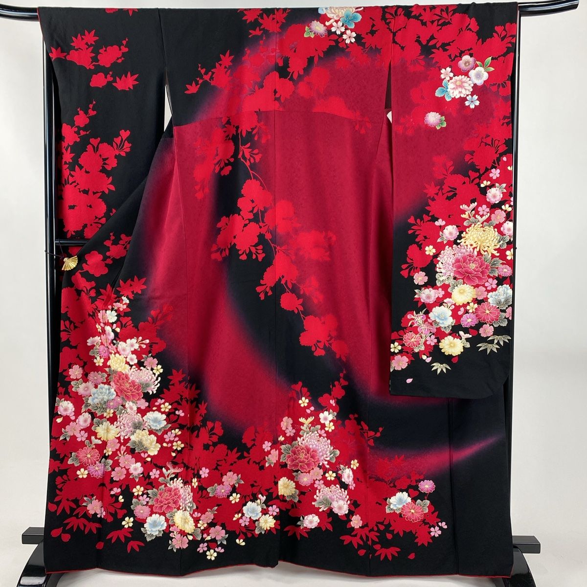 振袖 身丈165 cm 裄丈67 M 袷 牡丹 菊 金彩 黒 正絹 秀品
