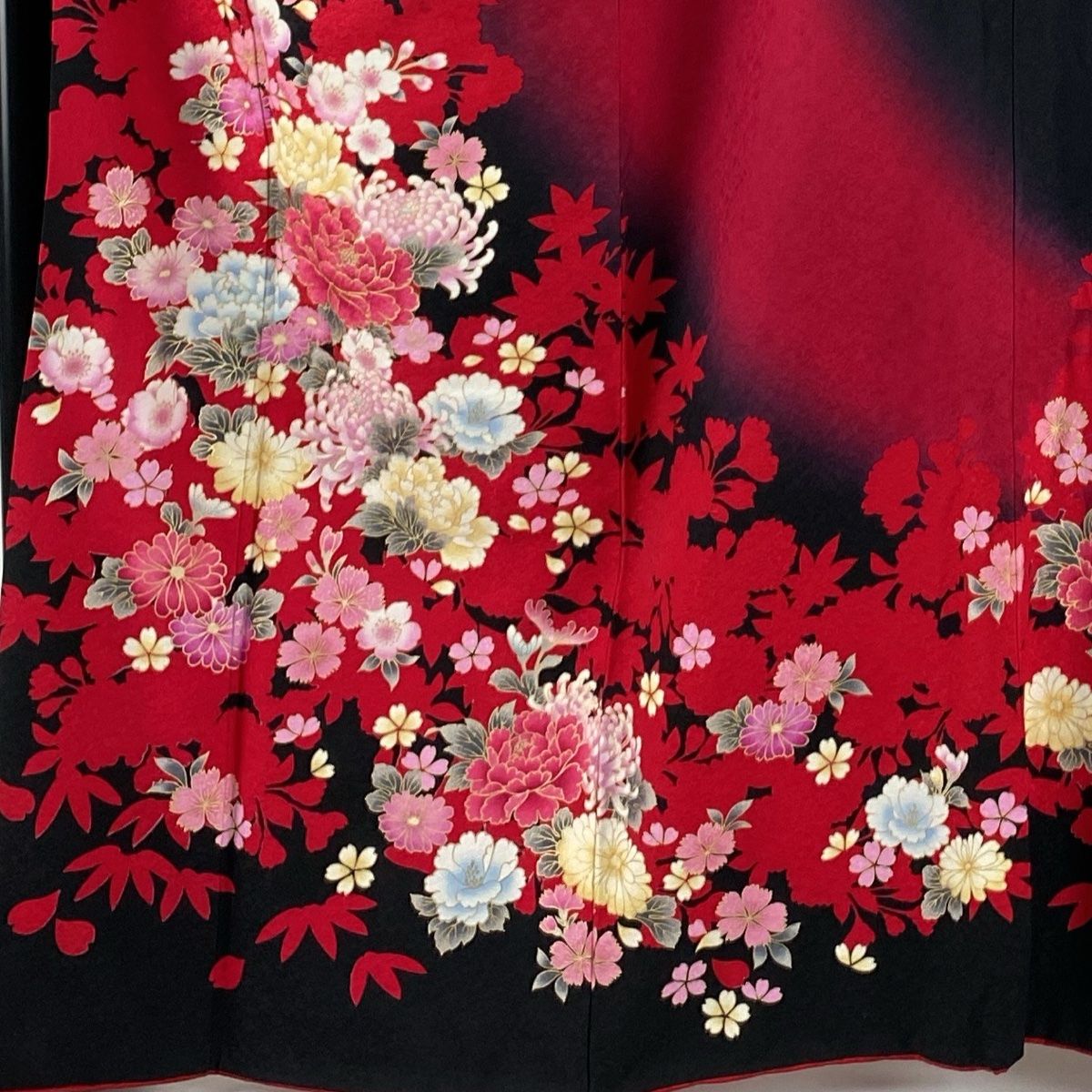 振袖 身丈165 cm 裄丈67 M 袷 牡丹 菊 金彩 黒 正絹 秀品