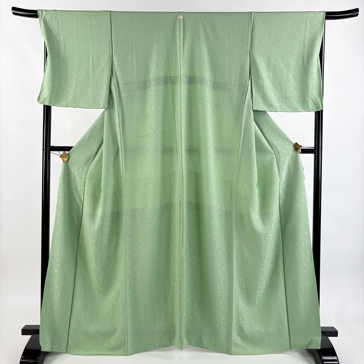 色無地 身丈165 5 cm 裄丈68 L 袷 地紋 薄緑 正絹 秀品 一つ紋