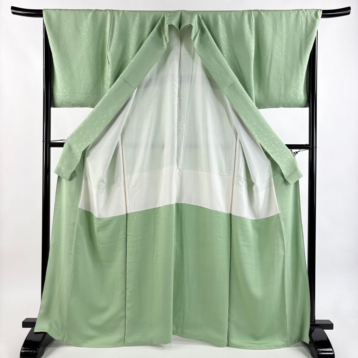 色無地 身丈165 5 cm 裄丈68 L 袷 地紋 薄緑 正絹 秀品 一つ紋 コート 色無地 