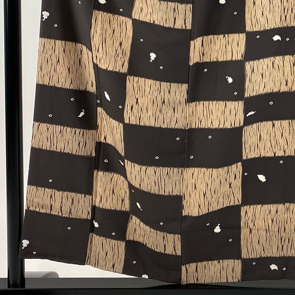 小紋 身丈156 cm 裄丈63.5 S 袷 生り物 幾何学 薄茶色 正絹 秀品