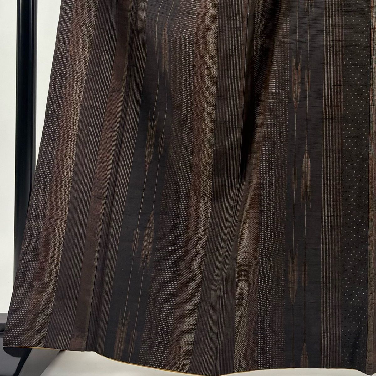 紬 身丈165 cm 裄丈63 5 S 袷 やまと 縦縞 矢羽根 焦茶色 正絹 秀品