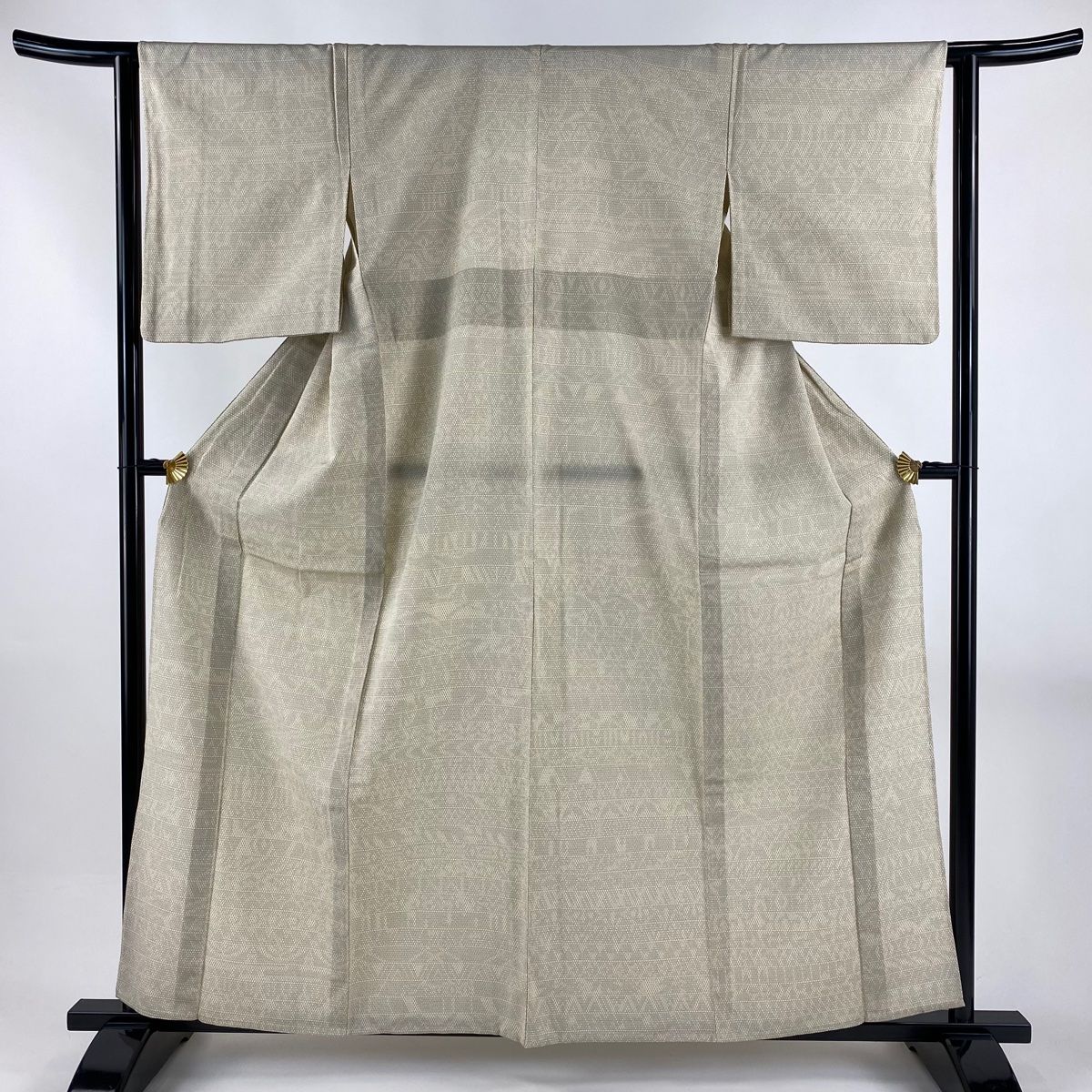 紬 身丈159 cm 裄丈63 S 単衣 亀甲絣 縞 ベージュ 正絹 秀品