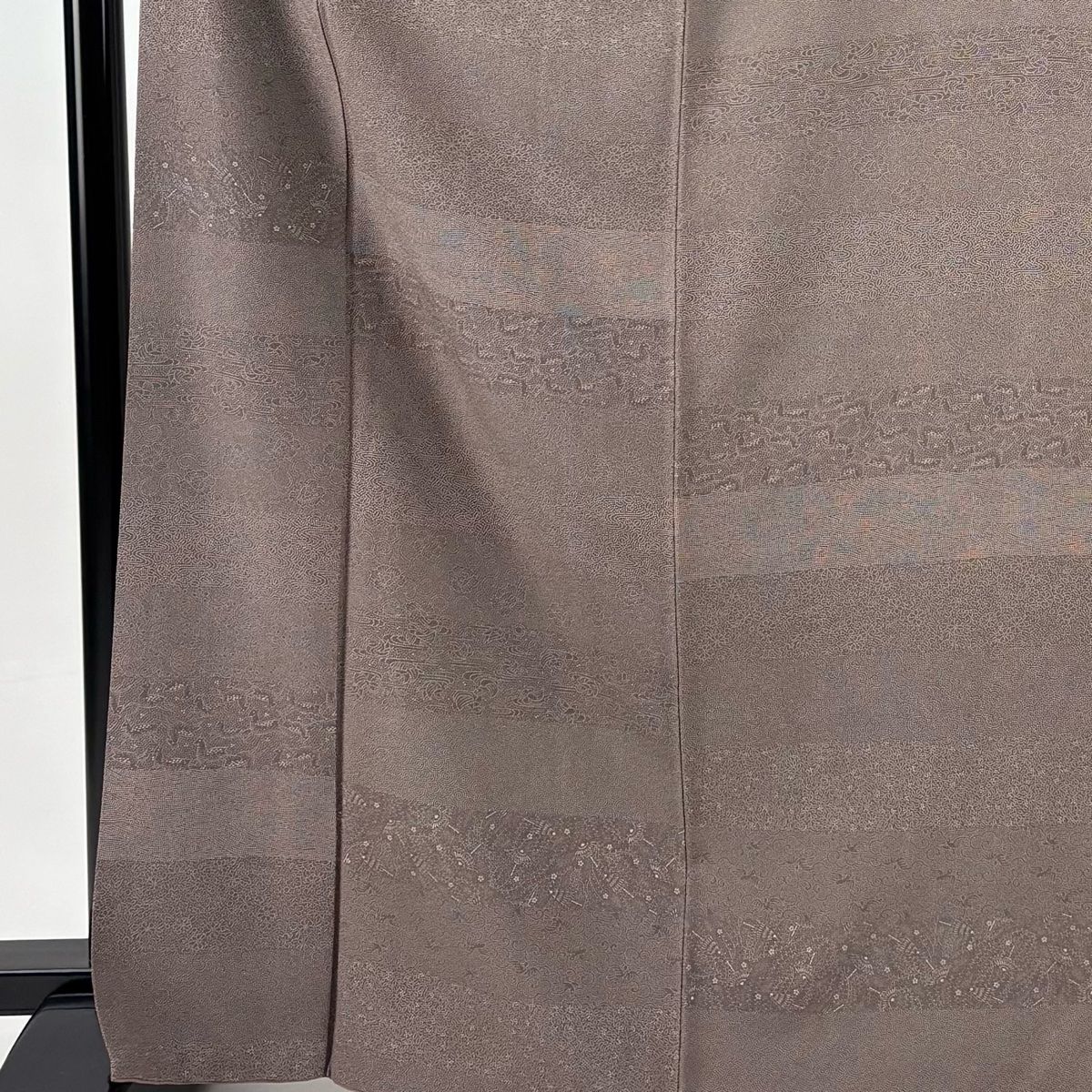 江戸小紋 身丈168 cm 裄丈67 5 L 袷 段縞 花唐草 小豆色 正絹 秀品