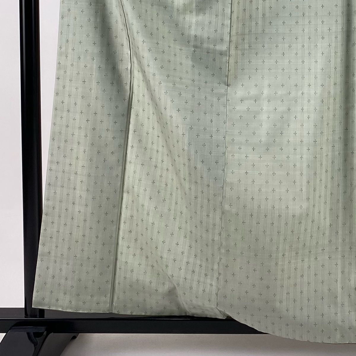 大島紬 身丈160.5 cm 裄丈64 M 袷 縦縞 幾何学 薄緑 正絹 秀品