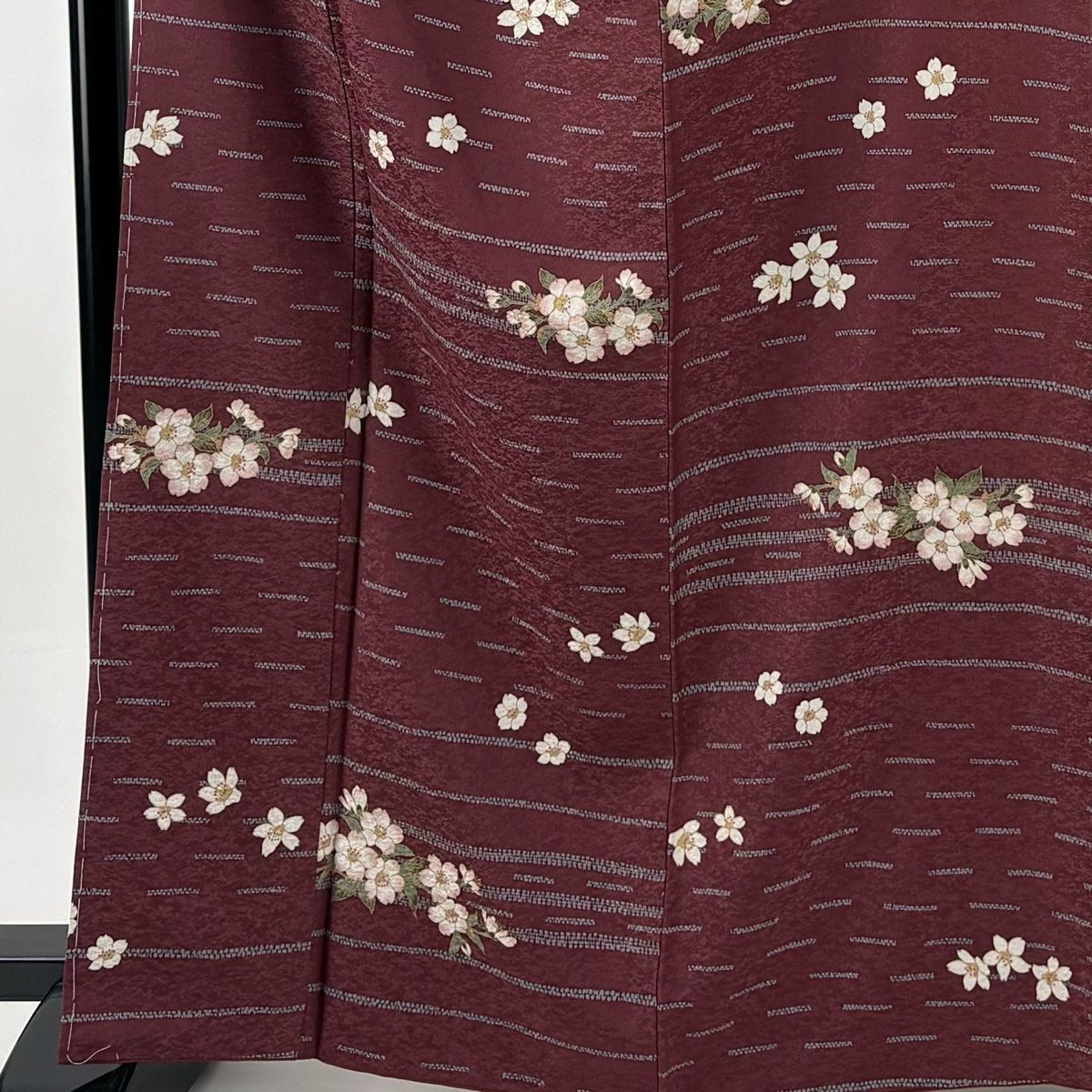 小紋 身丈165.5 cm 裄丈67.5 L 袷 桜 縞 金彩 赤紫 正絹 秀品