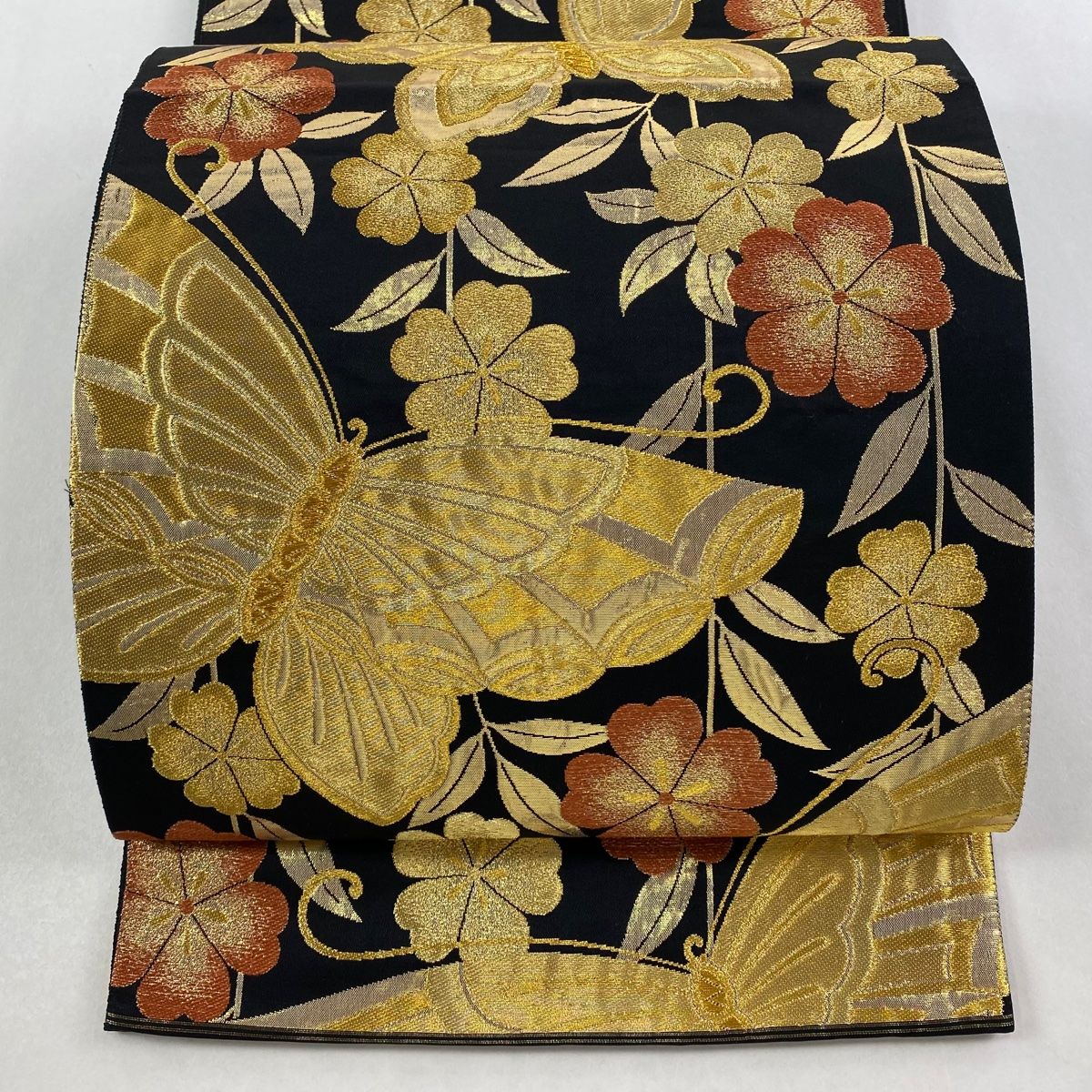袋帯 秀品 蝶 枝垂れ桜 金糸 箔 黒 六通 正絹