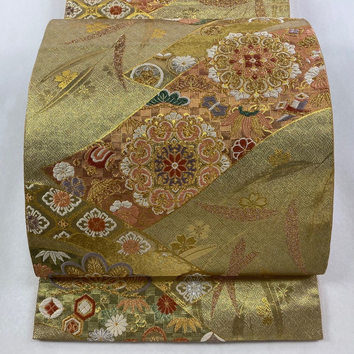 袋帯 秀品 落款 華文 宝尽くし 金銀糸 唐織 金色 六通 正絹