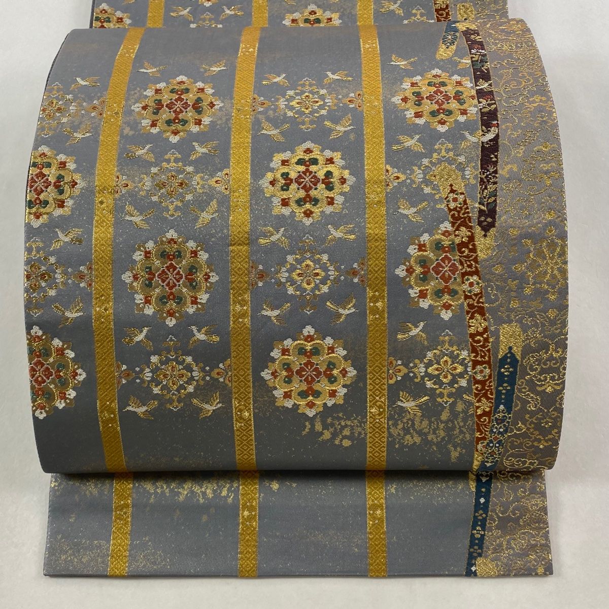 袋帯 秀品 まいづる 落款 珠王荘刀子紋 鈴乃屋 華文 鳥 金糸 箔 灰色 六通 正絹