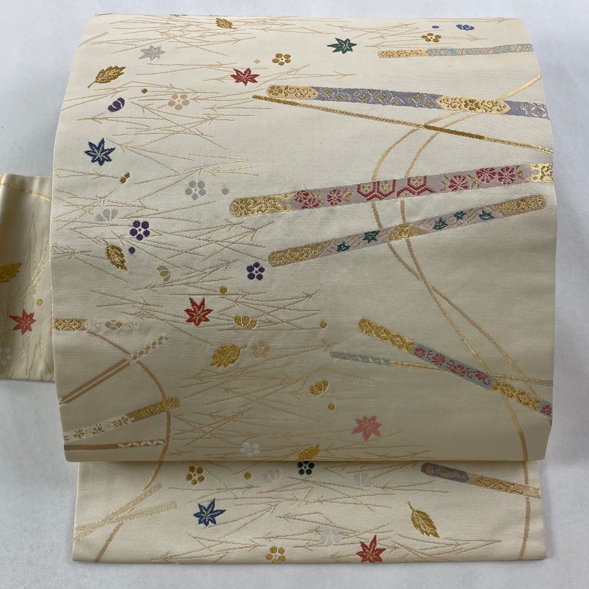 名古屋帯 秀品 吹き寄せ 金糸 箔 クリーム 正絹