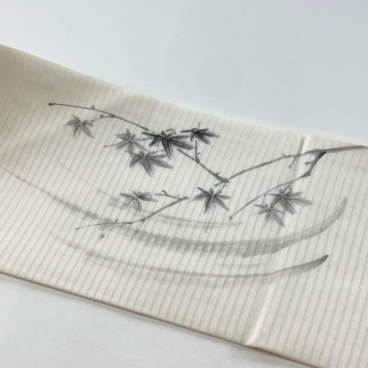 美品】 名古屋帯 秀品 落款 夏帯 絽 魚 紅葉 クリーム 正絹 【中古