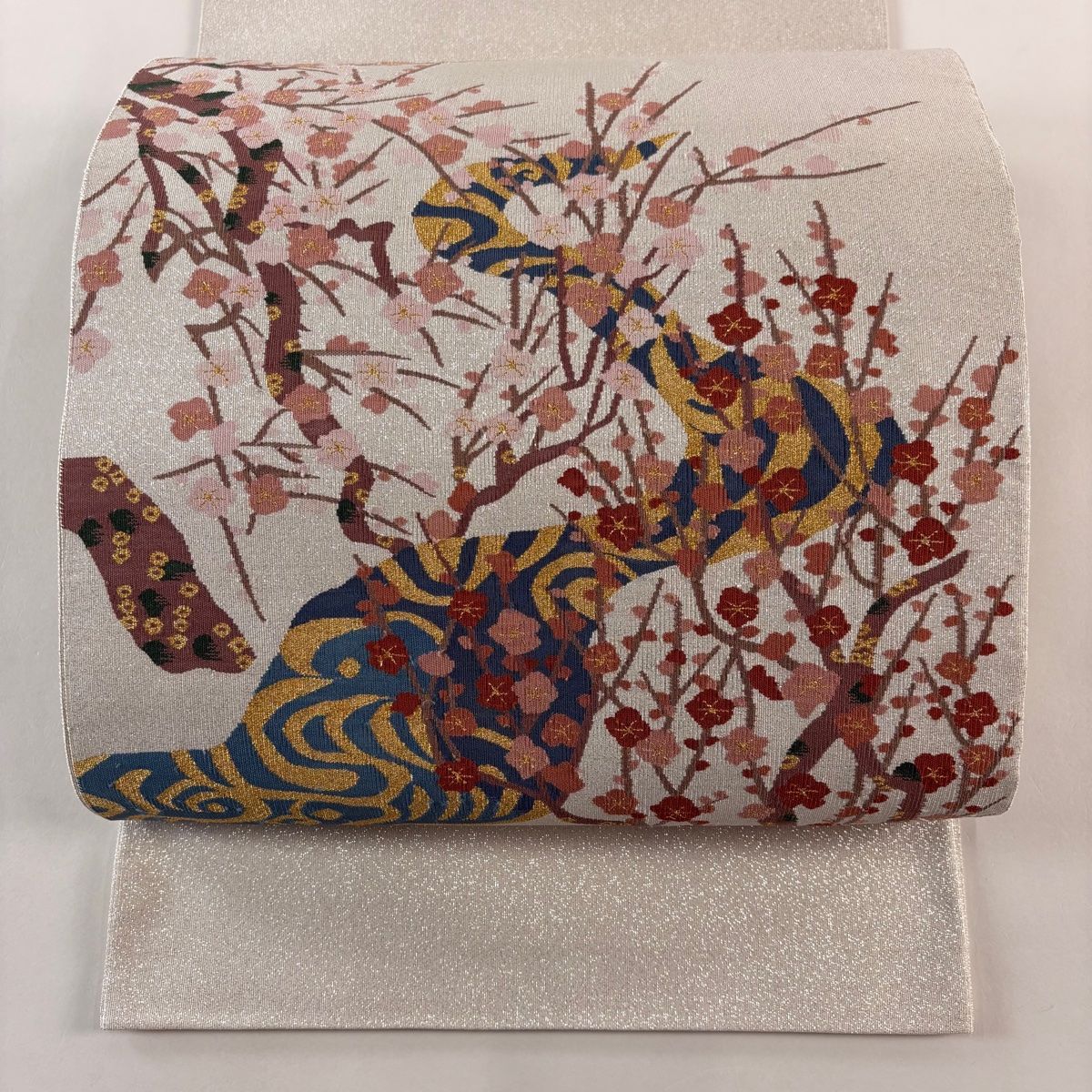 袋帯 秀品 枝梅 観世水 金銀糸 クリーム お太鼓柄 正絹