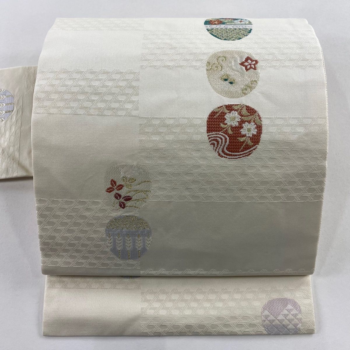 名古屋帯 秀品 証紙 草花 矢羽 金糸 白 正絹