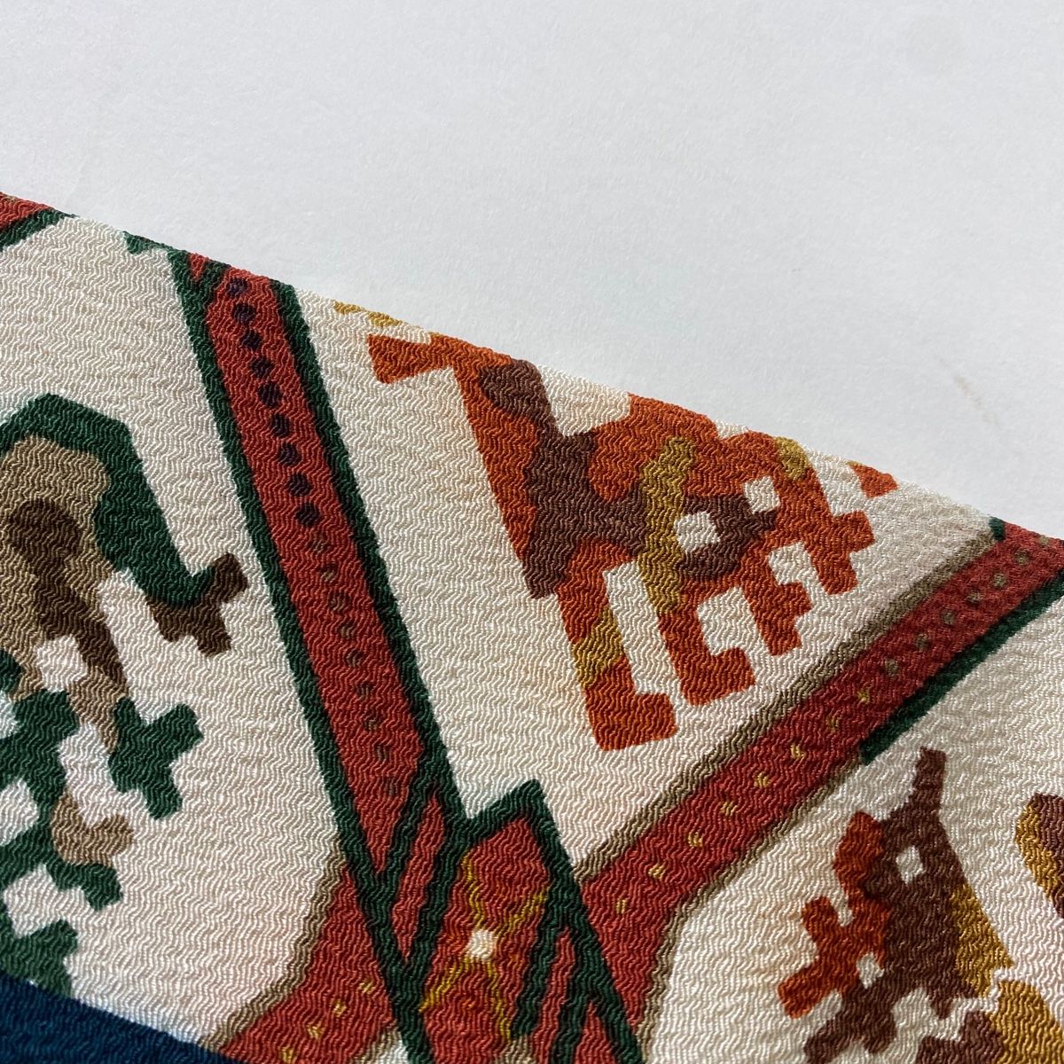  名古屋帯 秀品 有栖川文 十二支 金彩 縮緬 灰白 正絹 名古屋帯 帯