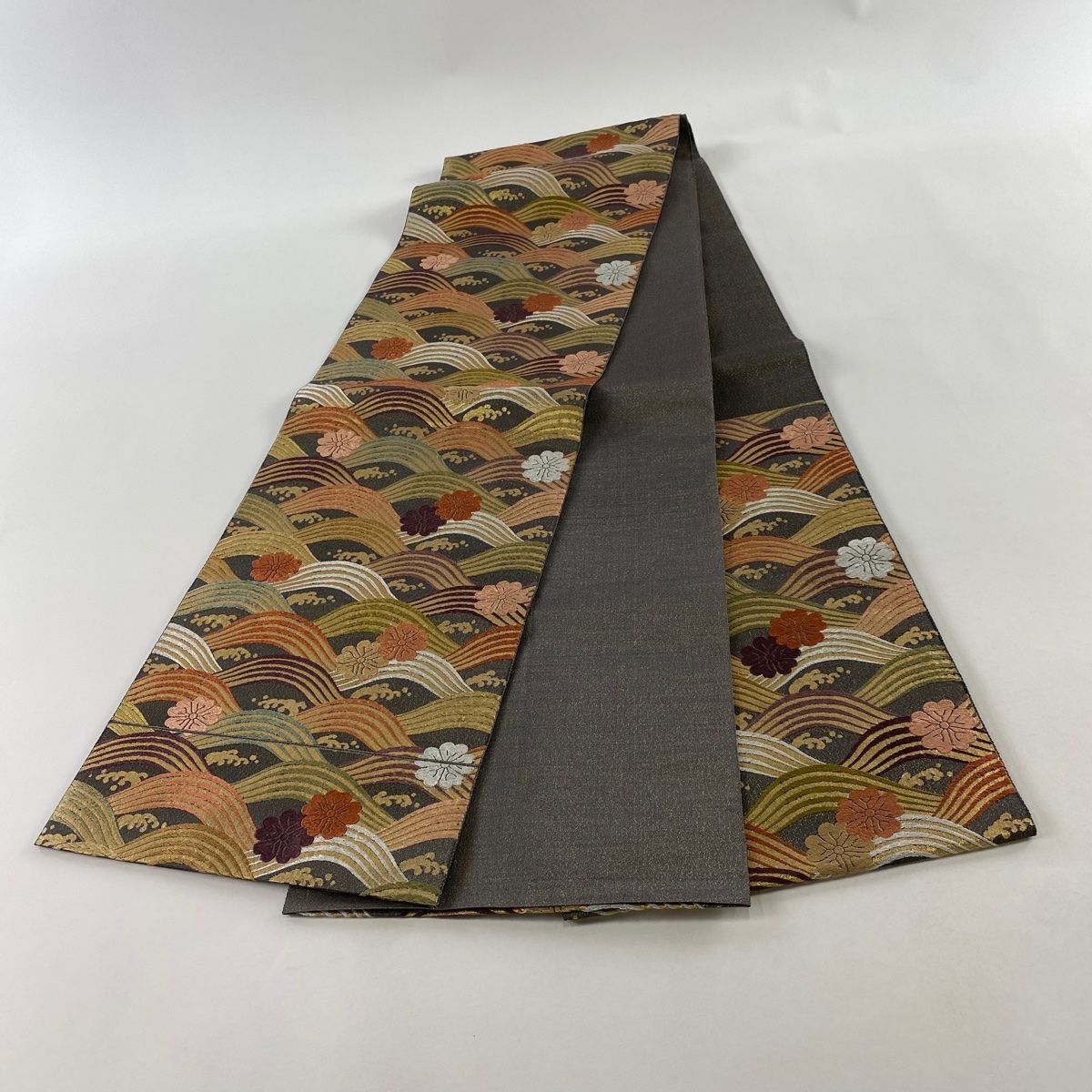  袋帯 秀品 波頭 花 刺繍 箔 灰色 六通 正絹 袋帯 帯