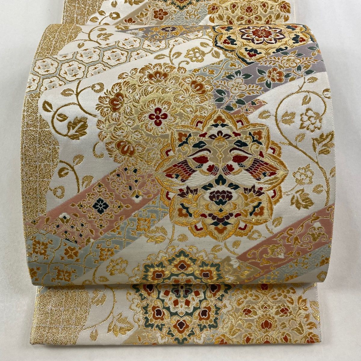 袋帯 秀品 華文 向かい鳥 金糸 箔 銀色 六通 正絹