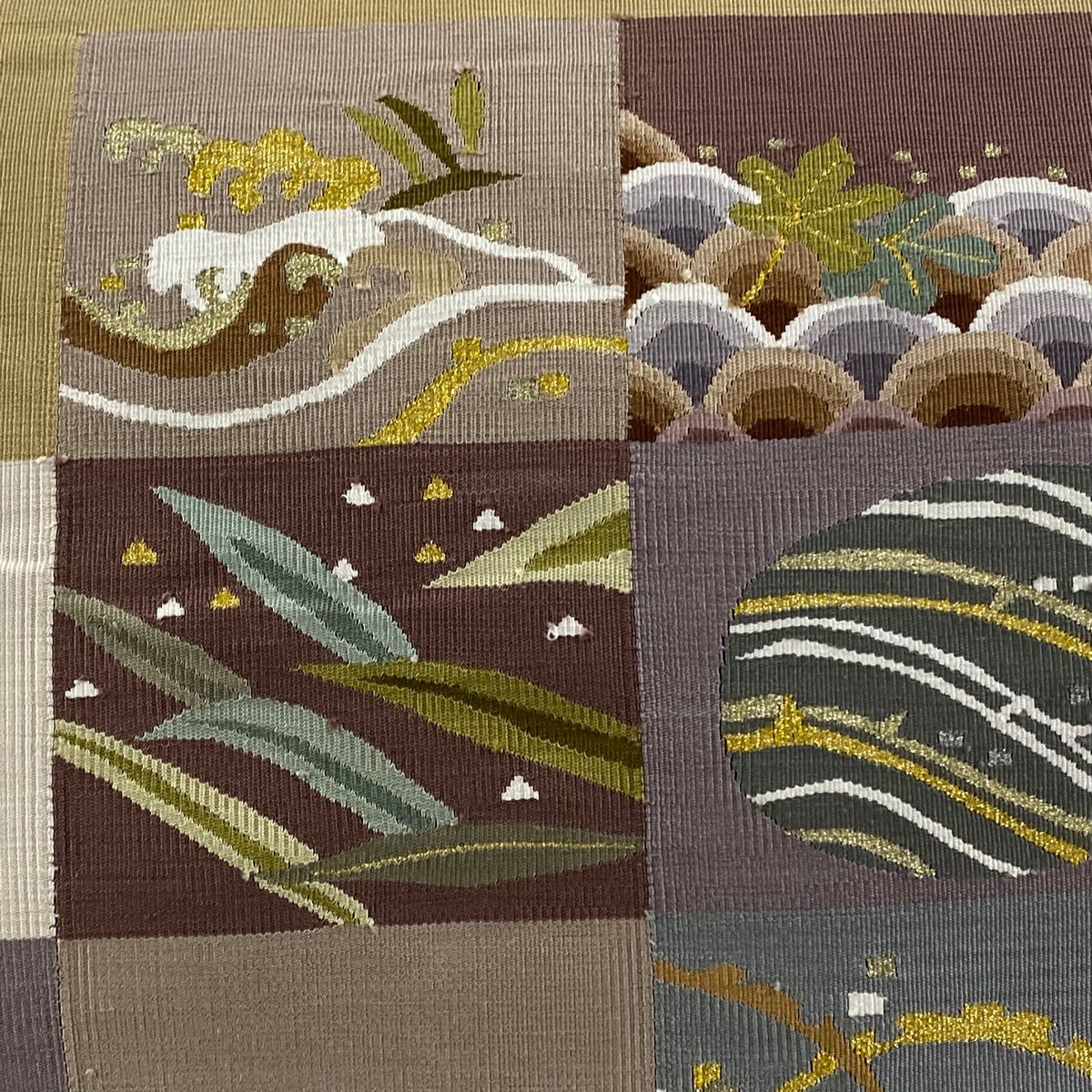 名古屋帯 秀品 市松 波 金糸 綴れ 黄土色 正絹