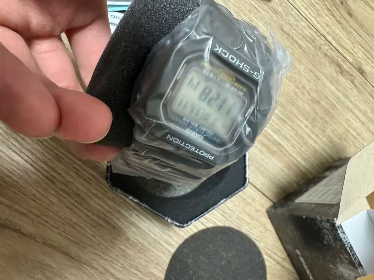 CASIO G SHOCK 5600 UE 1 DR タフソーラー