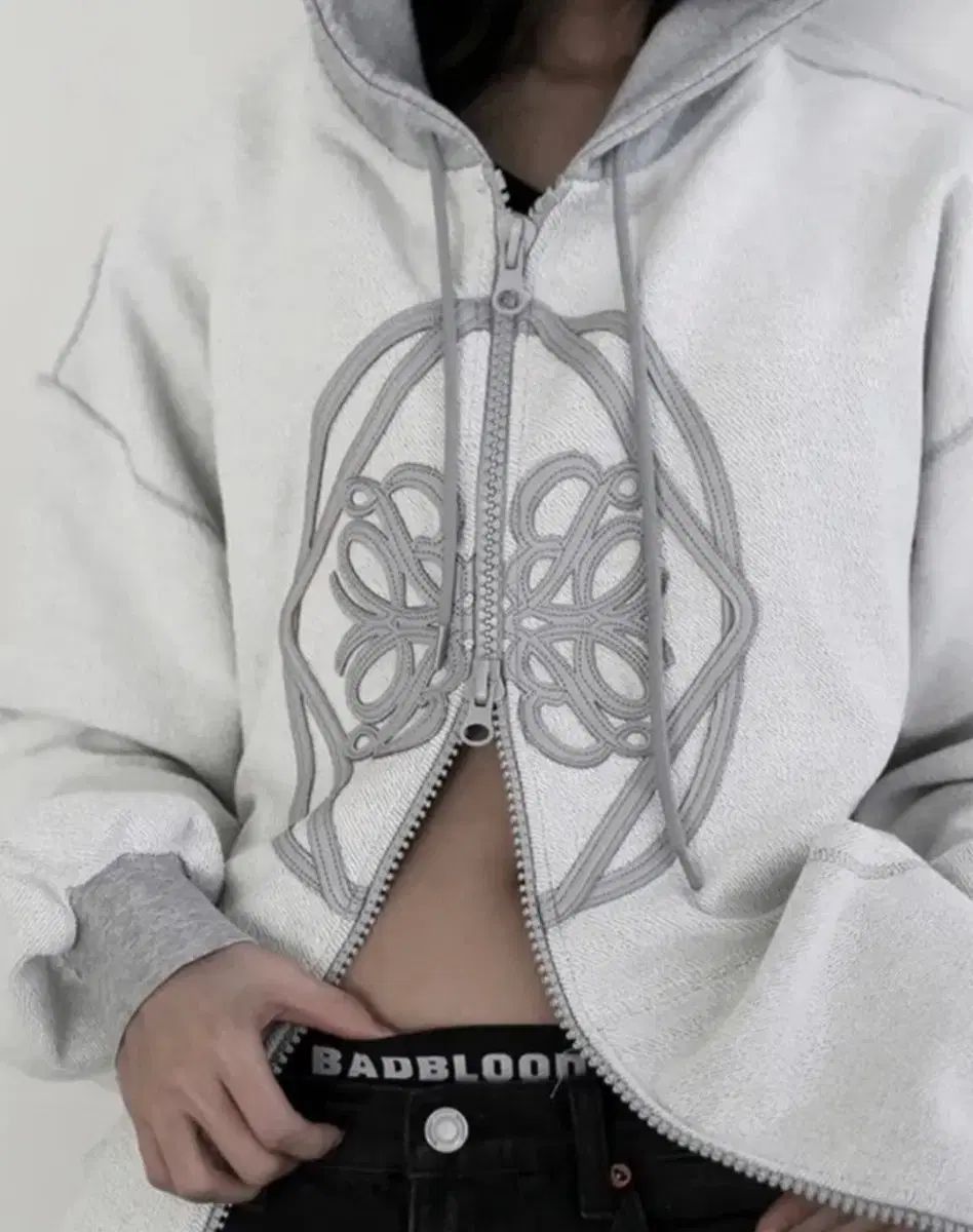 バッドブラッド ルームブラーフーパー ジップアップ