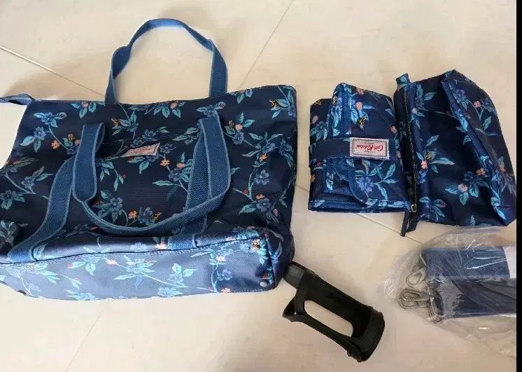 Cathkidston キャスキッドソン フラワー トートバッグ ポーチ セット おむつバッグ 大きいバッグ