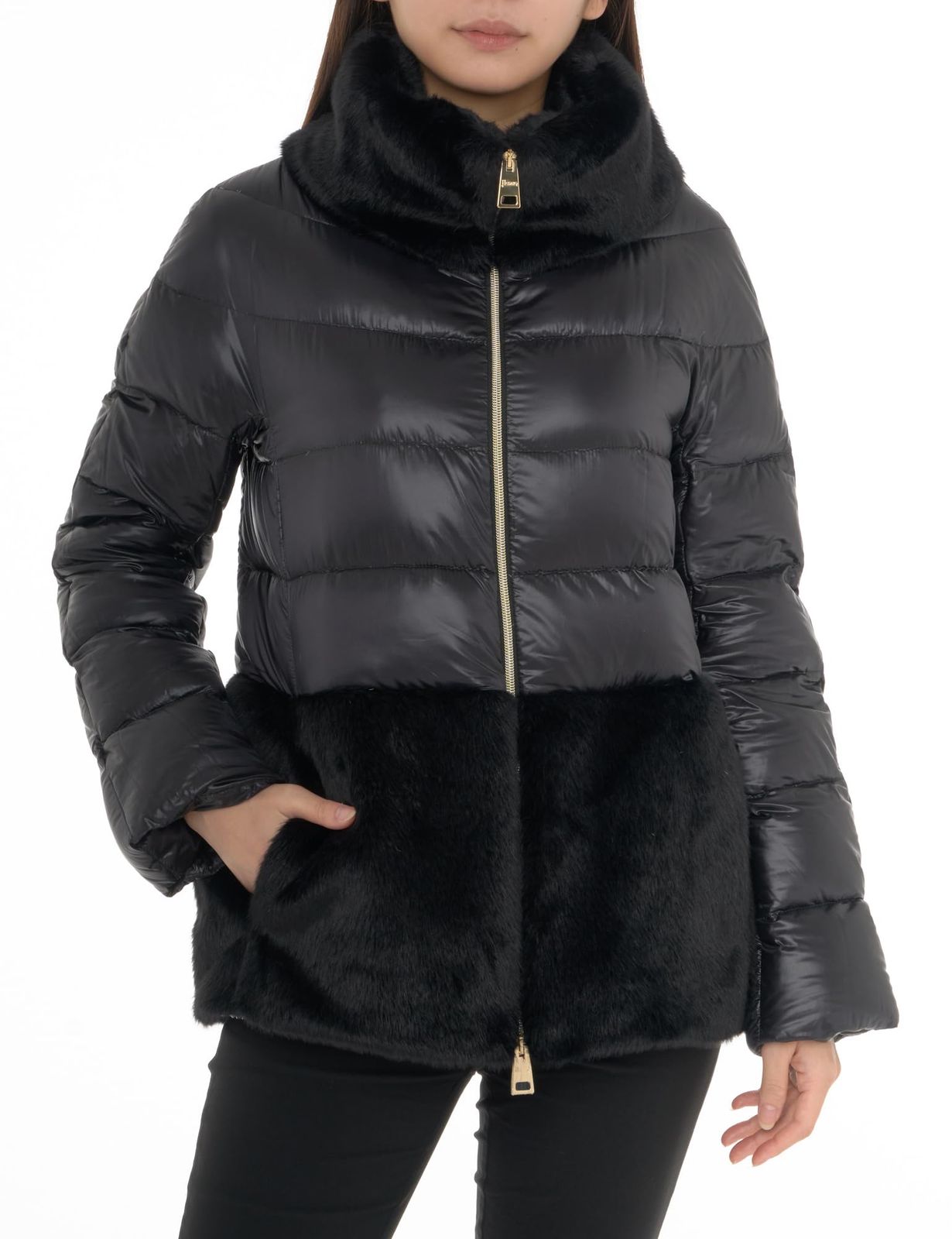 ヘルノ ダウンブルゾン 公式 定番 超軽量ナイロン ツヤあり ×エコファー ハイブリッドダウンブルゾン レディース PI001933D-9300-40-24AW ブラック