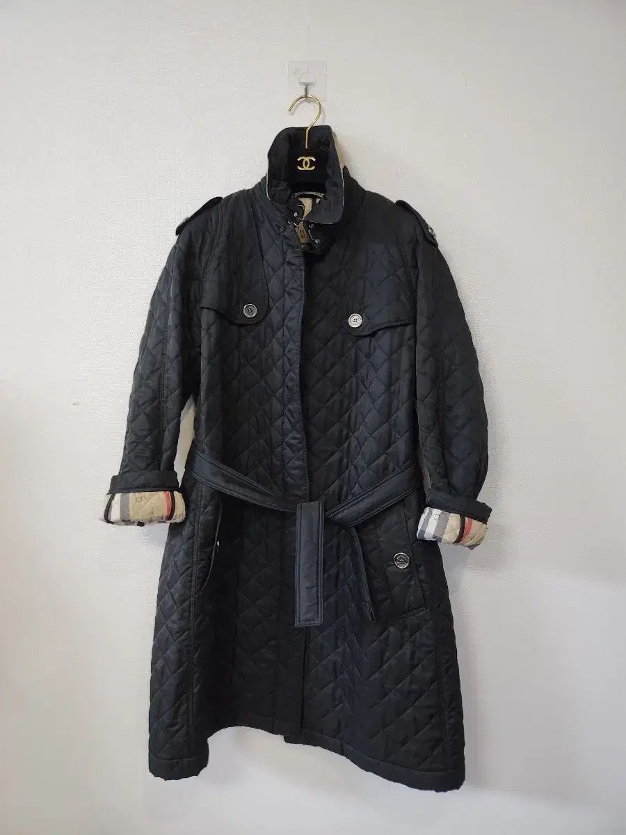 バーバリー ブラック キルティング ベルト付き コート 66