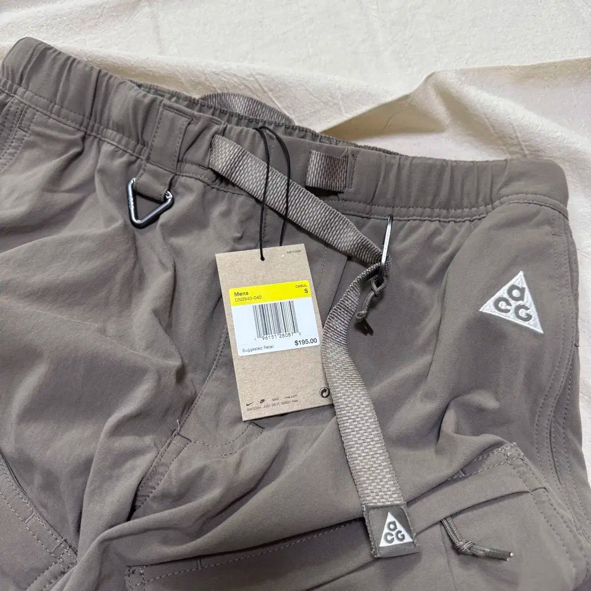 ナイキ ACG スミス サミット カーゴパンツ オリーブ