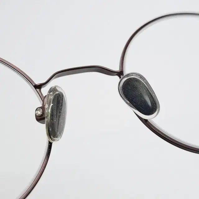 丸みのあるベータチタンマットブラウン ドムエン