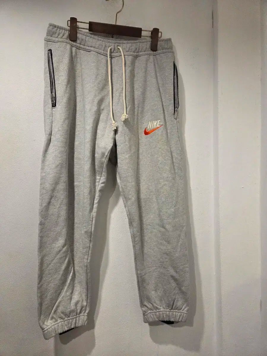 ナイキ ジャージ ズボン