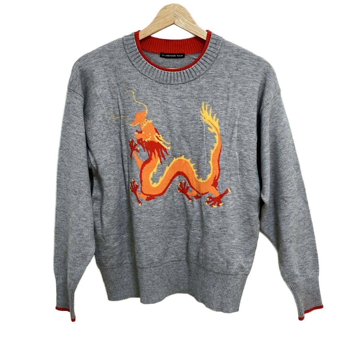 VIVIENNE TAM ヴィヴィアンタム 長袖セーター サイズ38 M レディース - グレー×レッド×オレンジ クルーネック ドラゴン