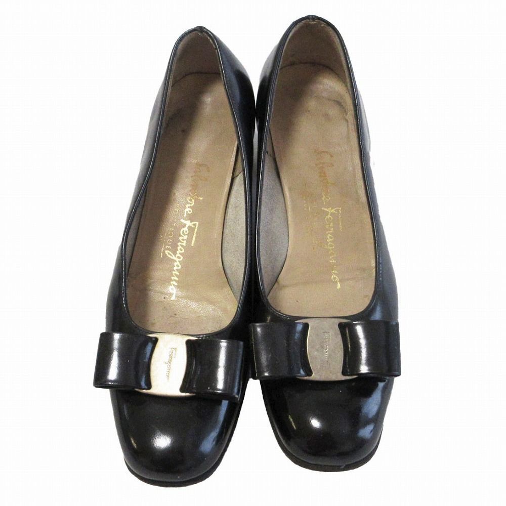 Salvatore Ferragamo サルヴァトーレフェラガモ ヴァラリボン エナメル