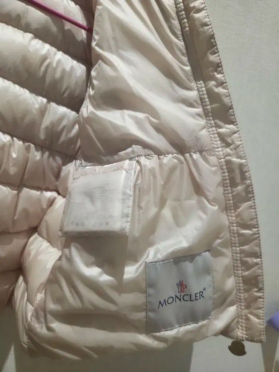  モンクレール キッズ 女の子 ピンク ダウン ジャケット 2 A その他 ジャケット ブルゾン