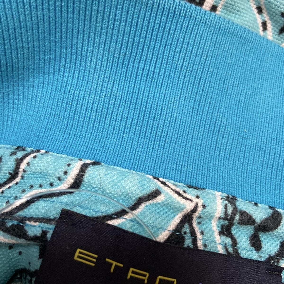 ライトブルー×黒×白