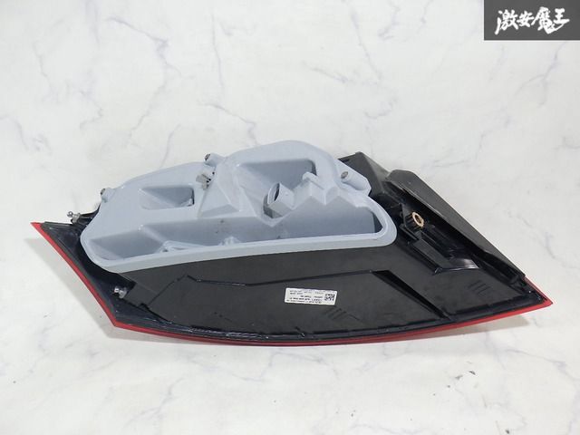 ☆保証付き☆ AUDI アウディ 純正 8J TT クーペ テールライト