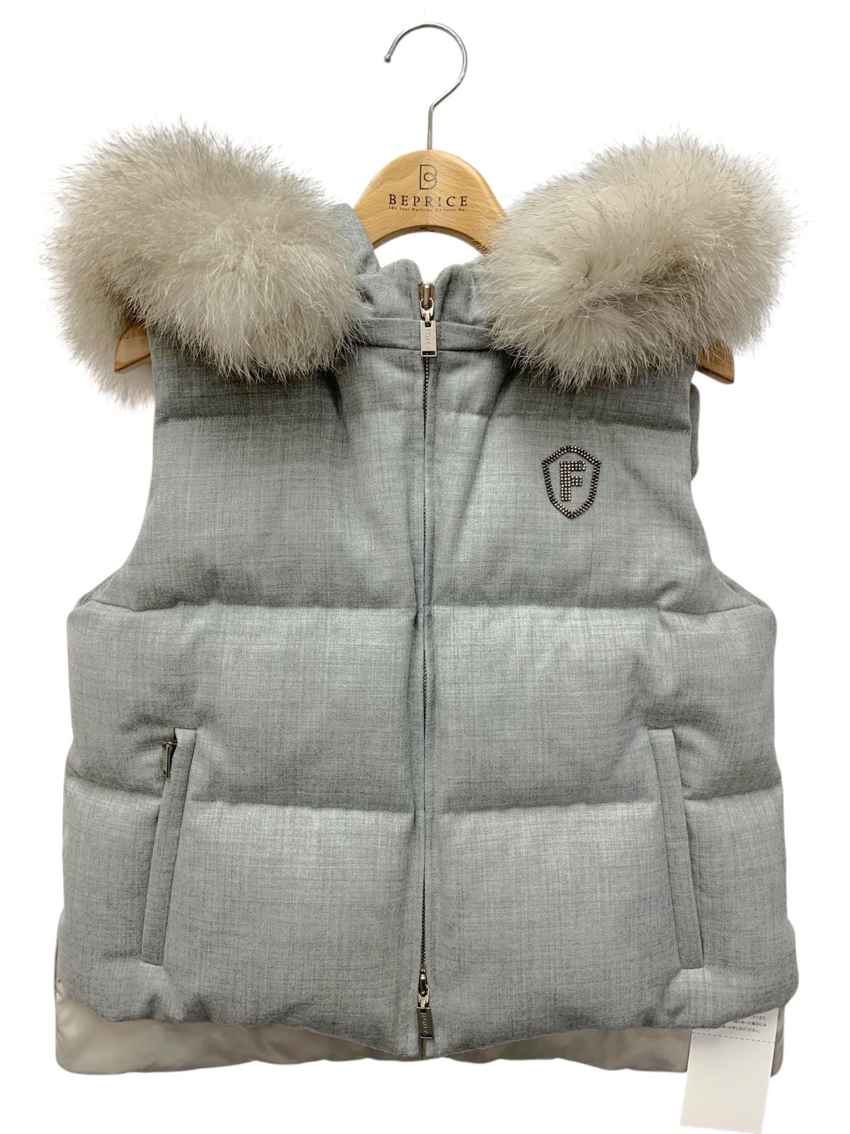 フォクシーブティック Chaleur 42362 ダウンベスト 40 グレー フォックスファー ITWOUEF3E8K6