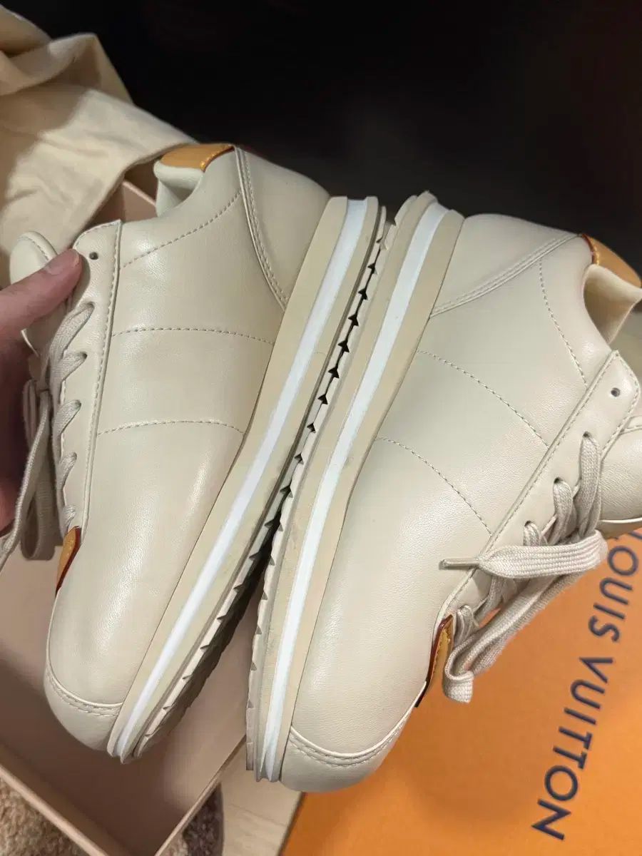 ルイヴィトン バターソフト 8 5 270