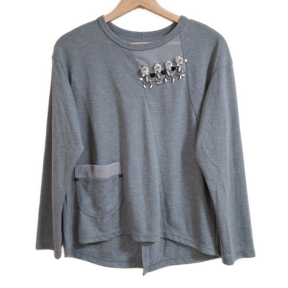 ALBEROBELLO OLLEBOREBLA アルベロベロ オレボレブラ 長袖カットソー レディース - グレー クルーネック ビジュー ビーズ 刺繍
